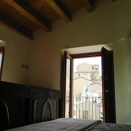 Porta Baciamano Affittacamere