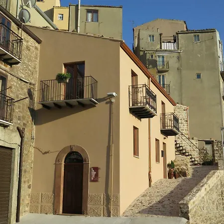 Affittacamere Porta Baciamano Geraci Siculo